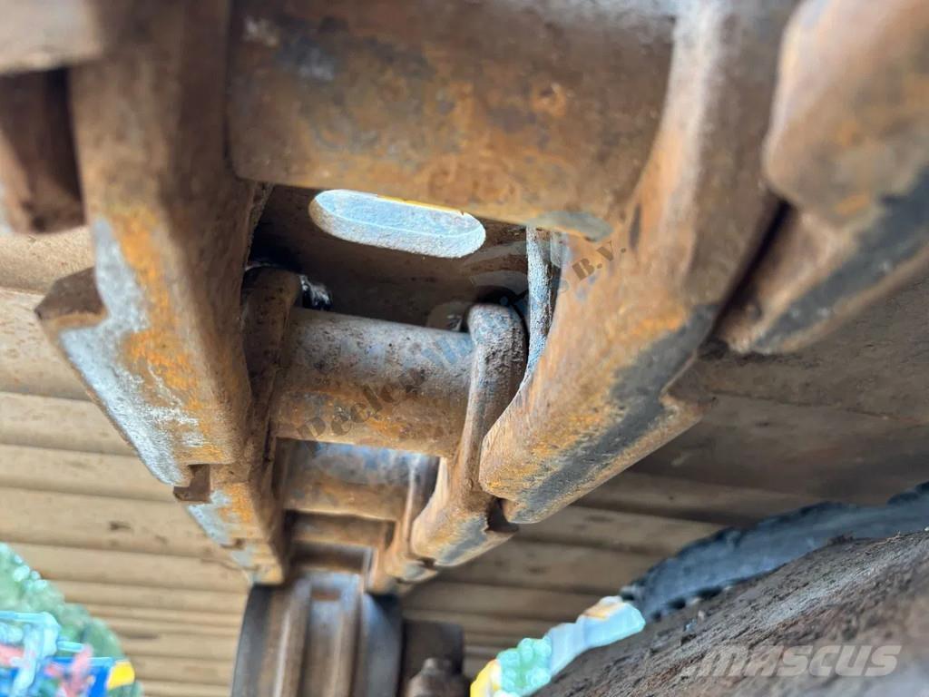 JCB 260 LC Lánctalpas kotrók