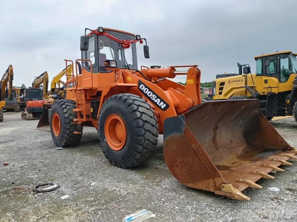 Doosan DL505 Gumikerekes homlokrakodók