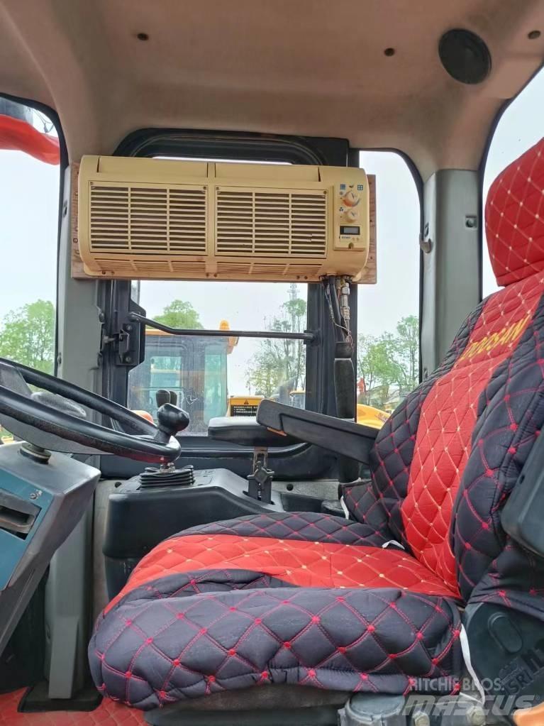 Doosan DL505 Gumikerekes homlokrakodók