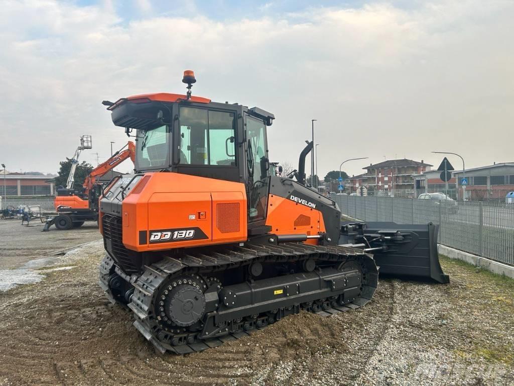 Develon DD 130 lánctalpas dózerek
