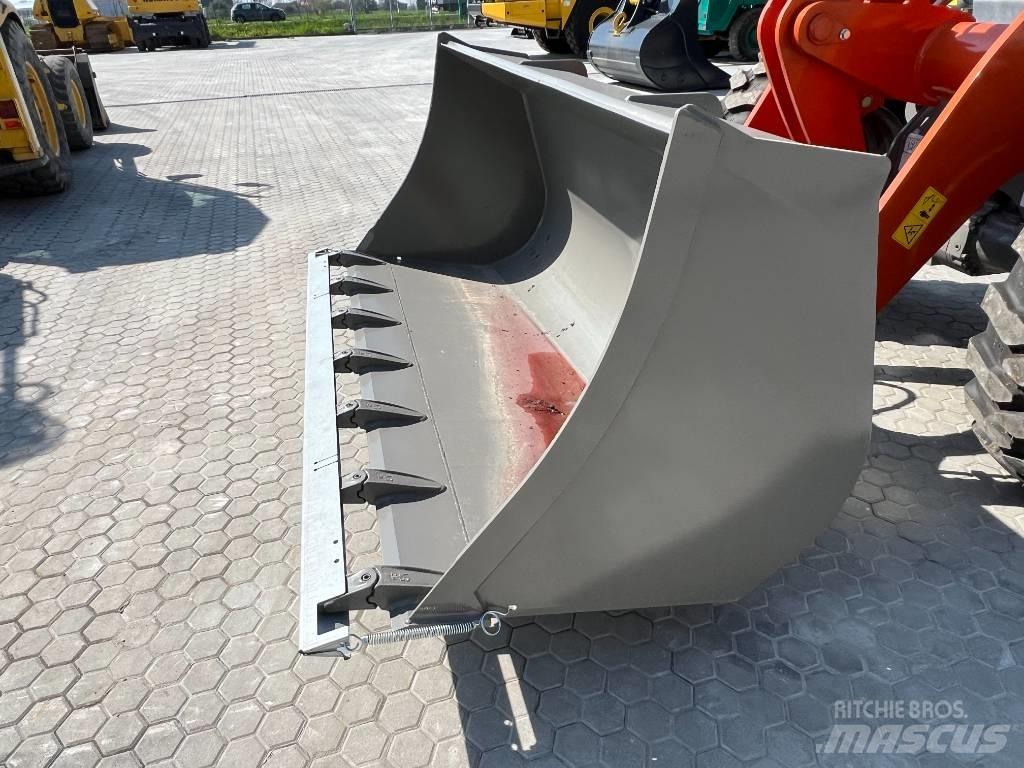 Weycor AR560 Gumikerekes homlokrakodók