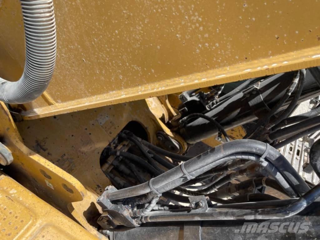 CAT 330 D LN Lánctalpas kotrók