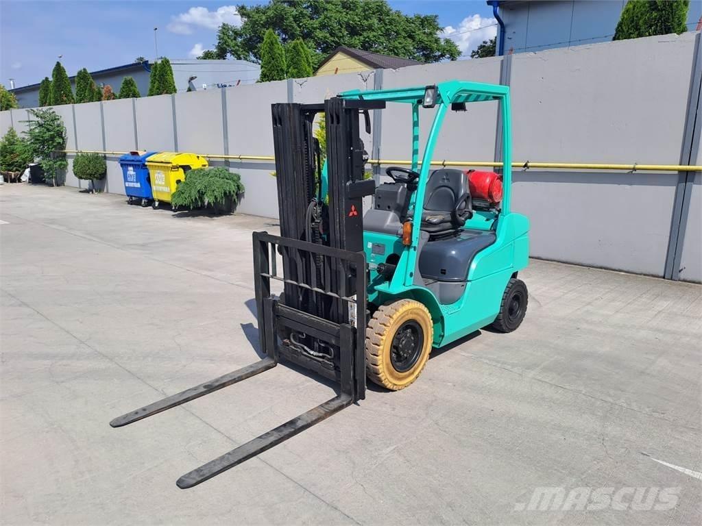 Mitsubishi FG25N Gázüzemű targoncák