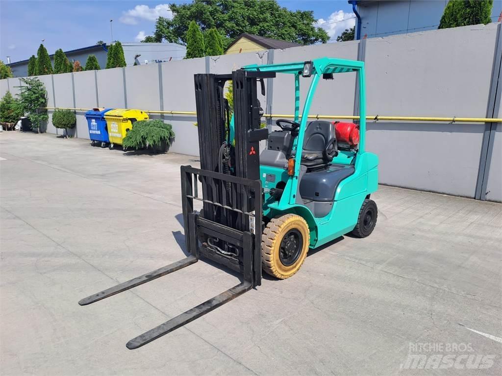 Mitsubishi FG25N Gázüzemű targoncák
