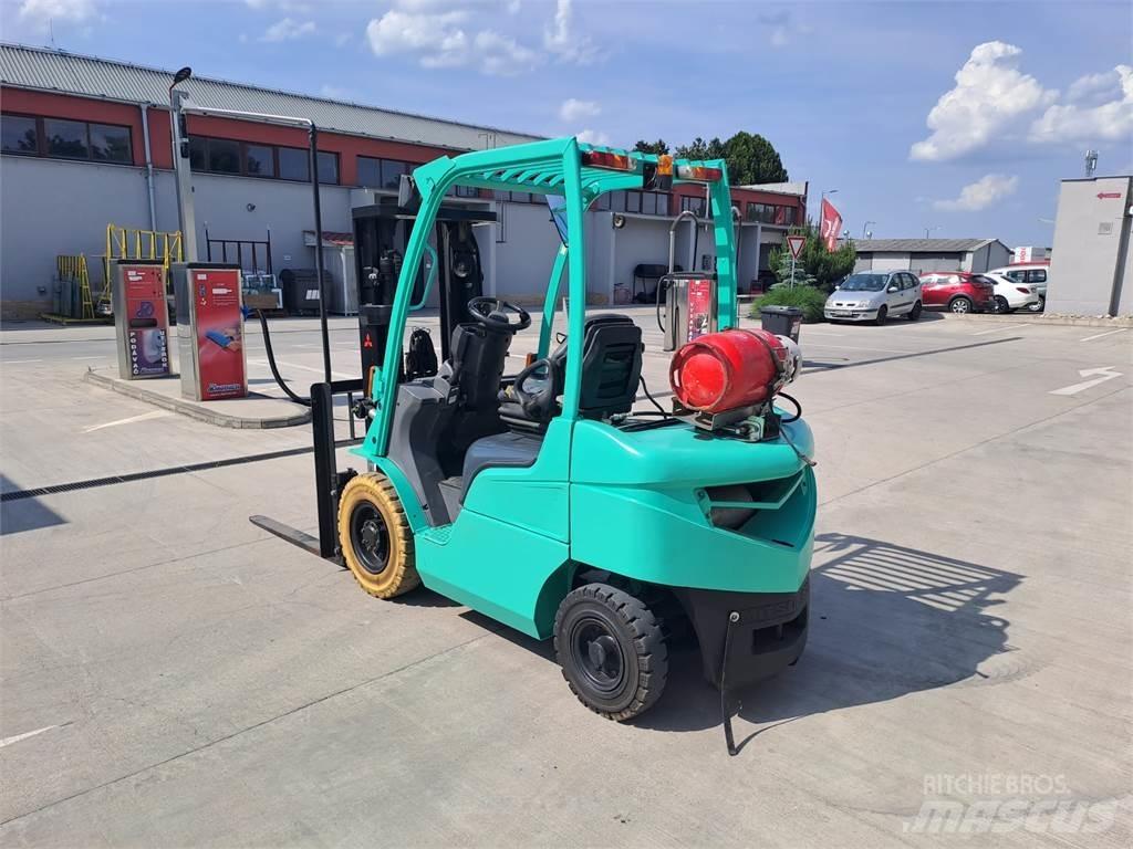 Mitsubishi FG25N Gázüzemű targoncák