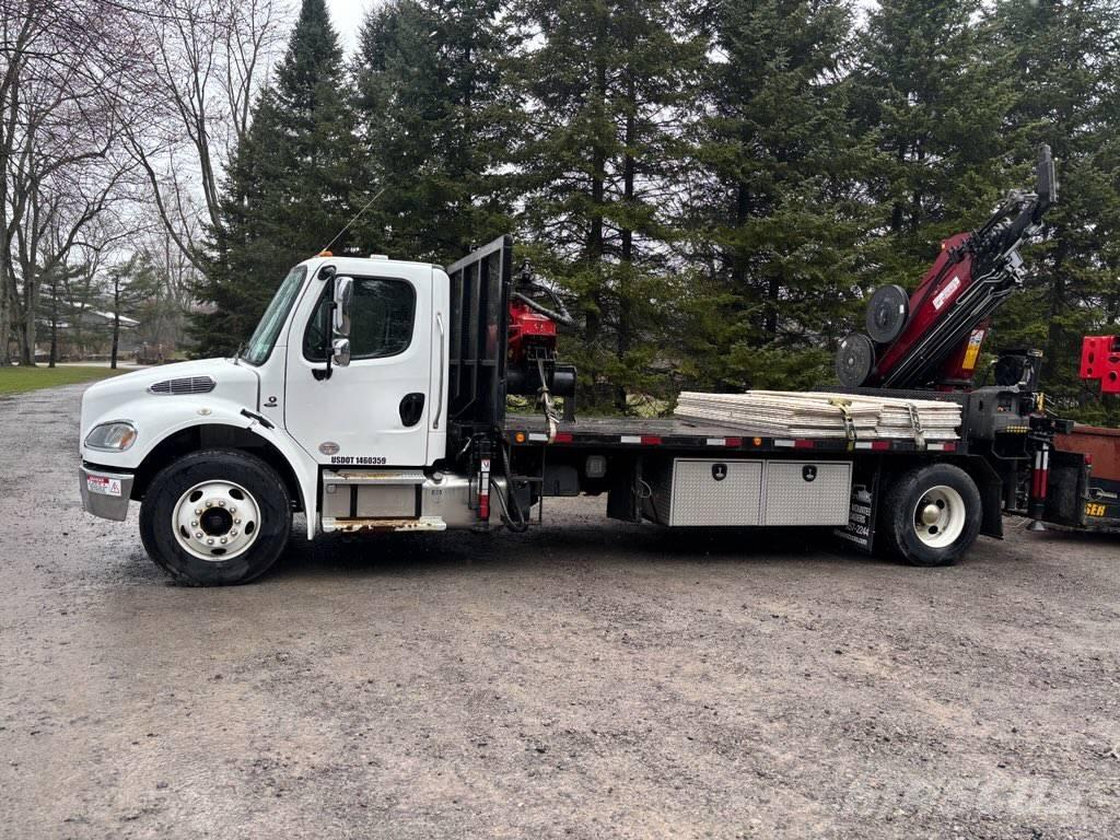 Freightliner M2-106 Lánctalpas daruk