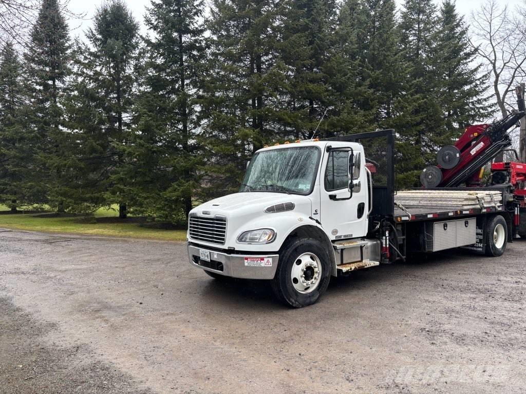 Freightliner M2-106 Lánctalpas daruk