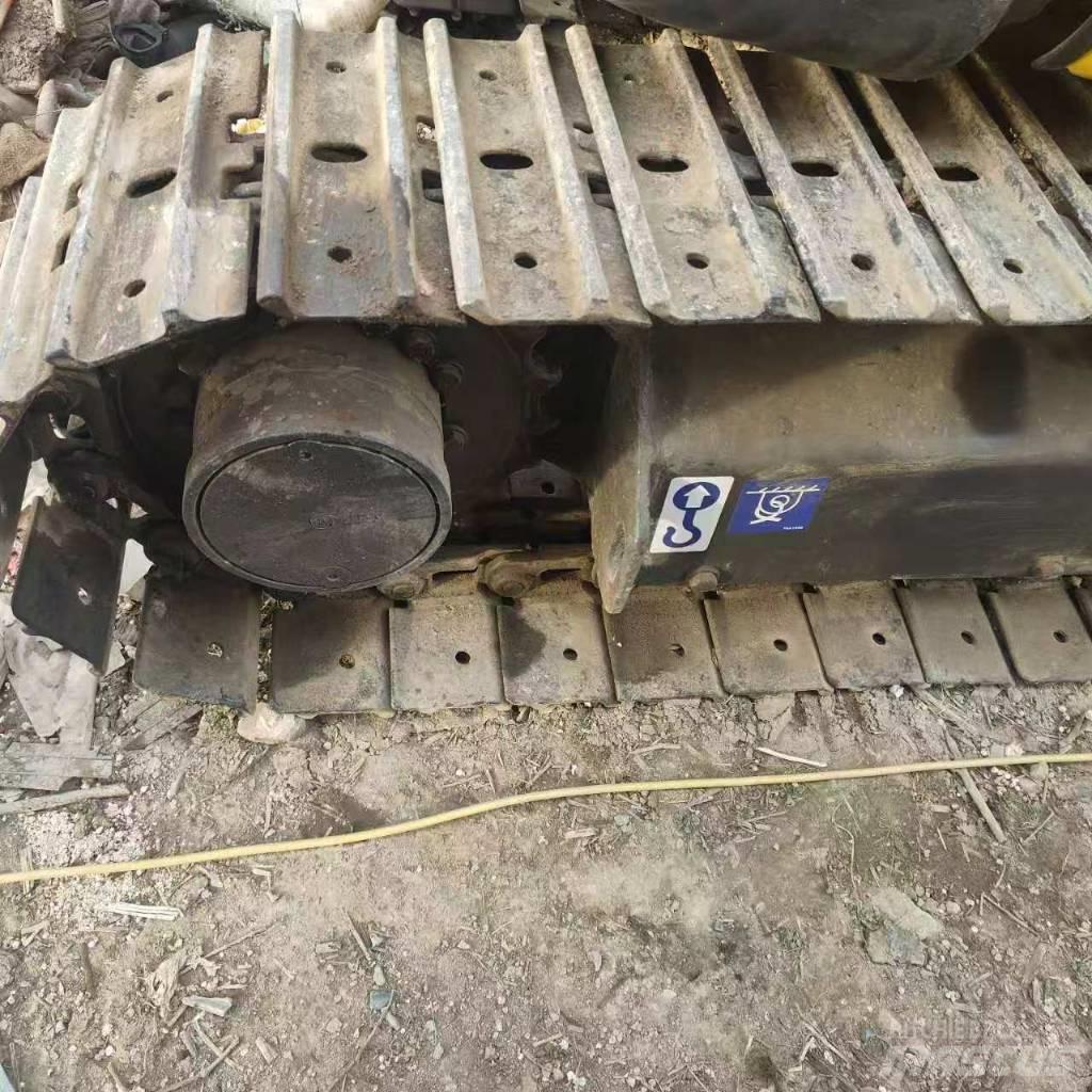 Komatsu PC35 Mini kotrók < 7t