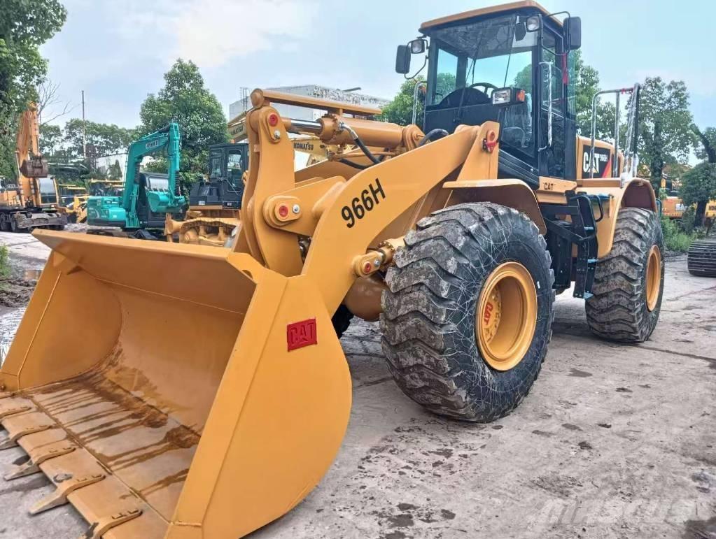 CAT 966 H Gumikerekes homlokrakodók