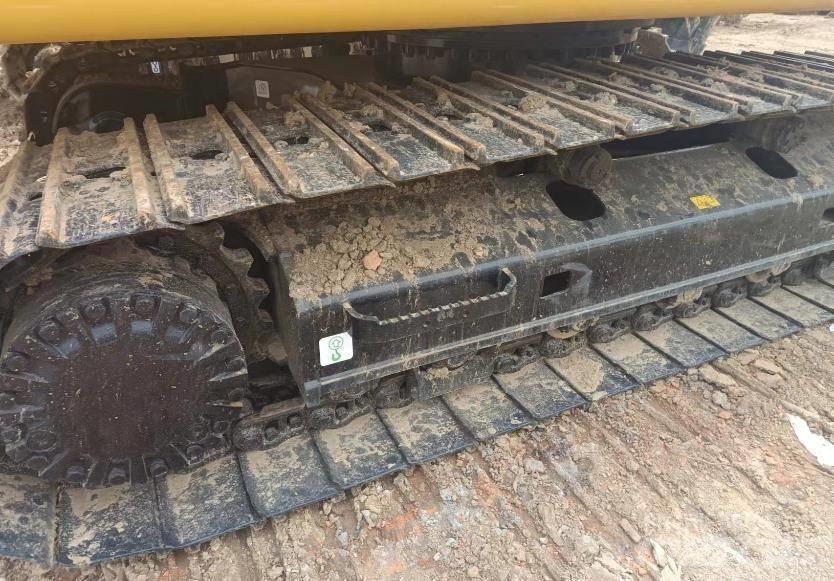 CAT 320 D2L Lánctalpas kotrók