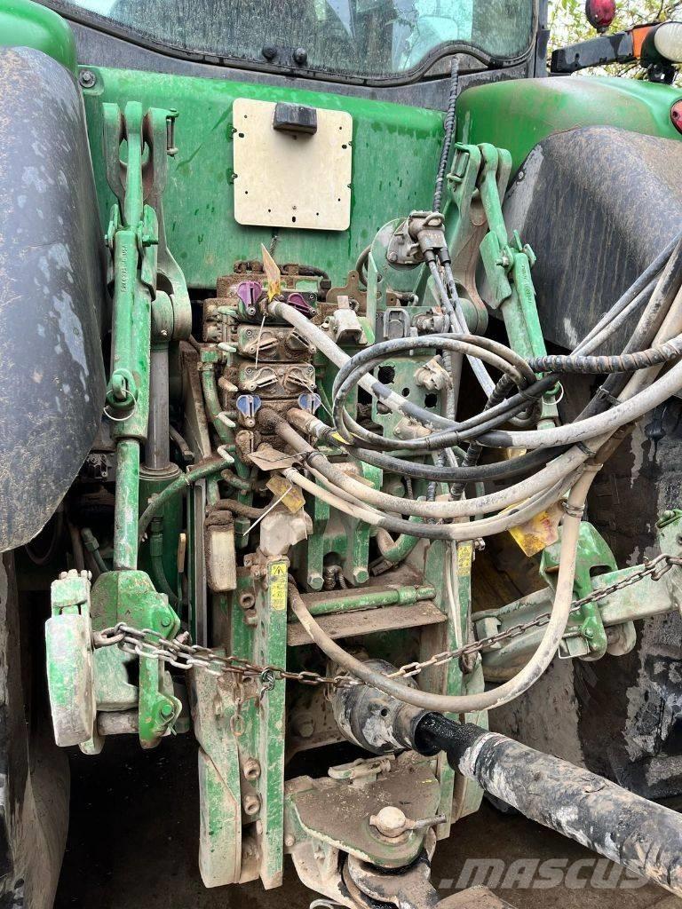John Deere 7230 R Traktorok