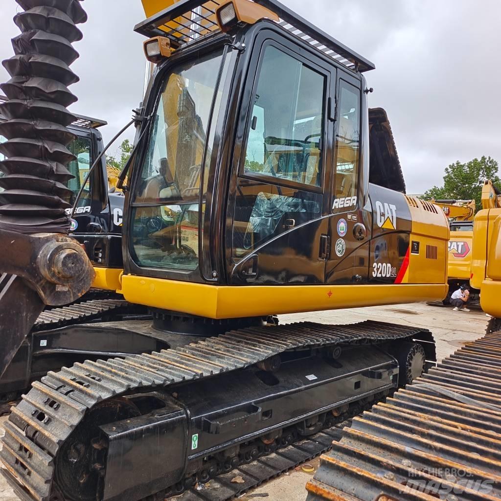 CAT 320 D Lánctalpas kotrók