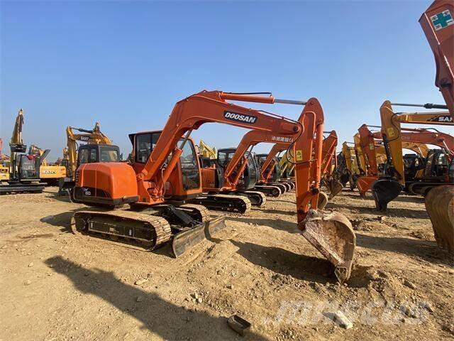 Doosan DX80 Mini kotrók < 7t