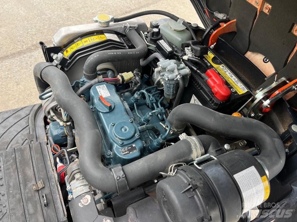 Kubota K 008-5 Mini kotrók < 7t