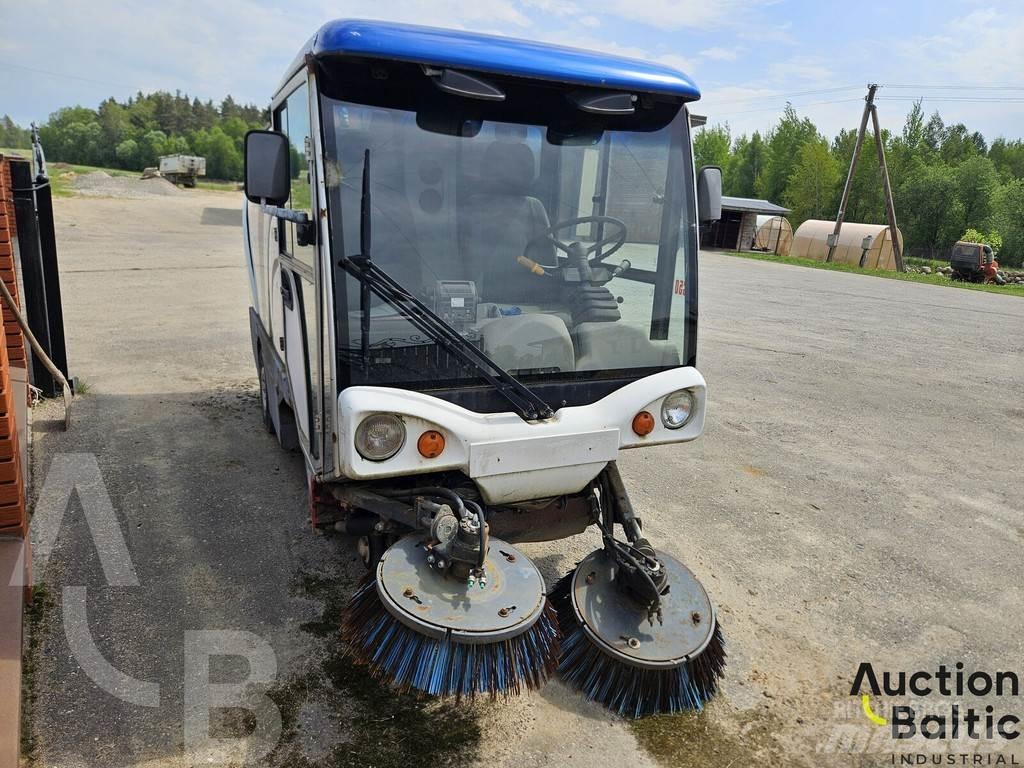 Johnston 142A 101T Úttakarító gépek