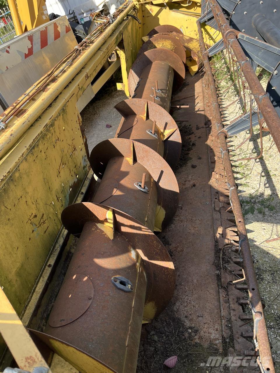 New Holland TX 32 Kombájnok