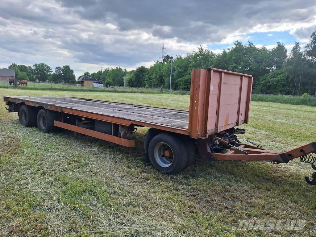 Meusburger 800 Bálaszállító pótkocsi