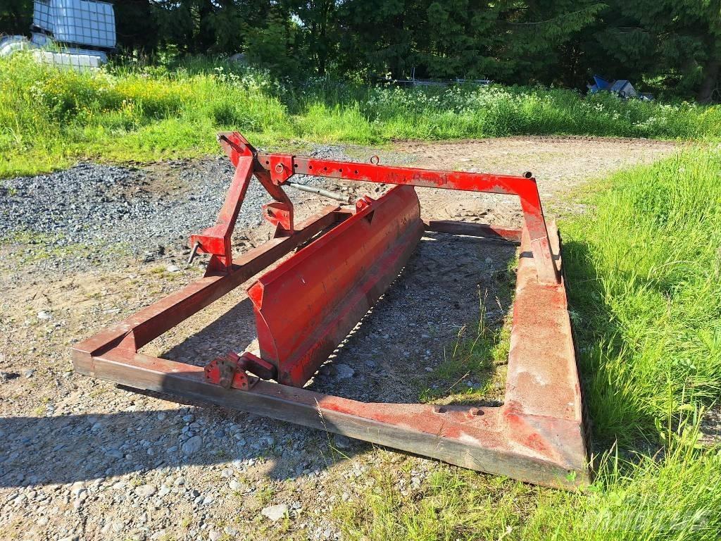 Runni Peltolana 300 Hóekék
