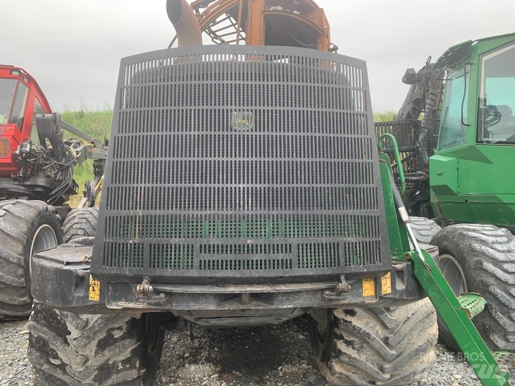 John Deere 1110 E Vezetőfülke és belső tartozékok