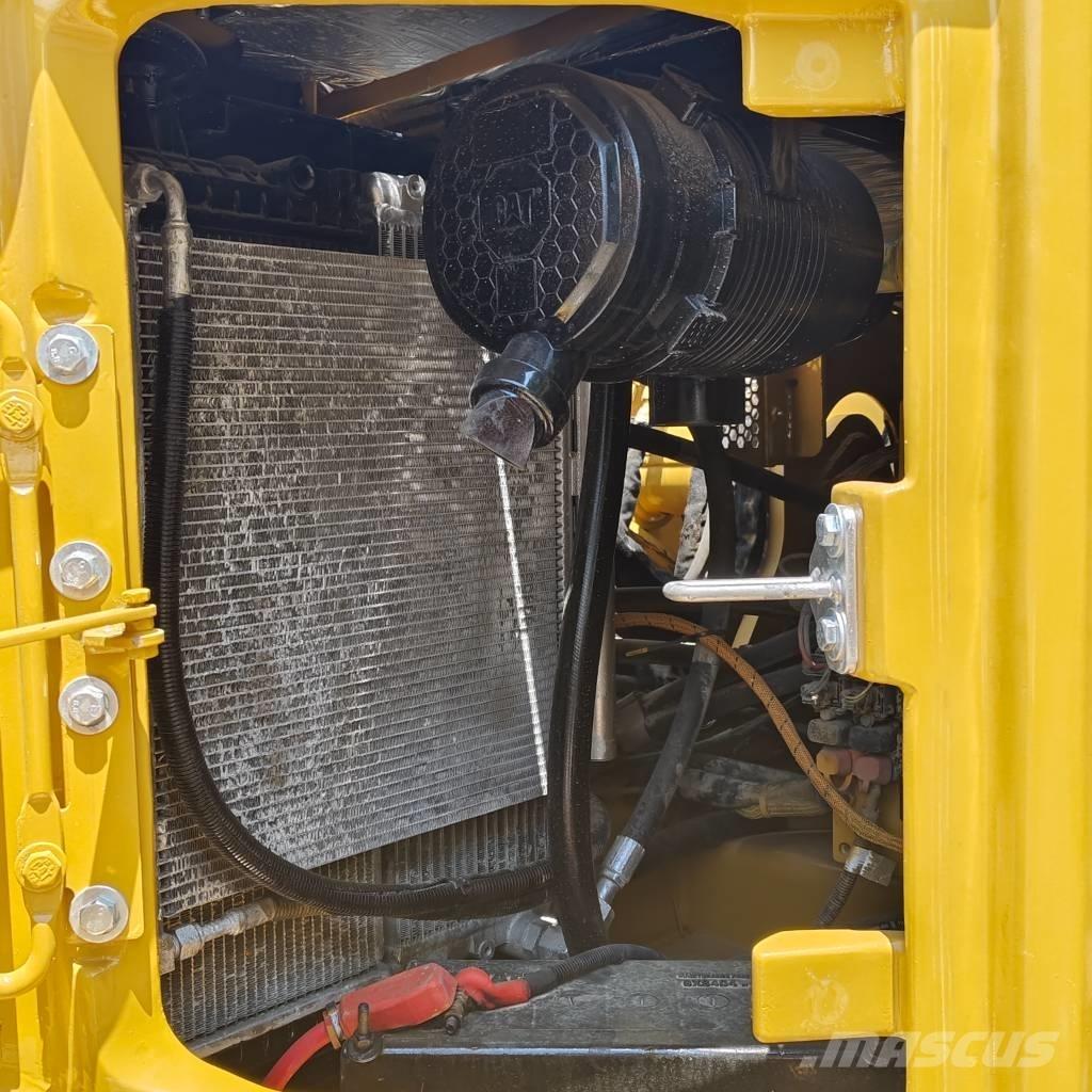 CAT 310 Lánctalpas kotrók