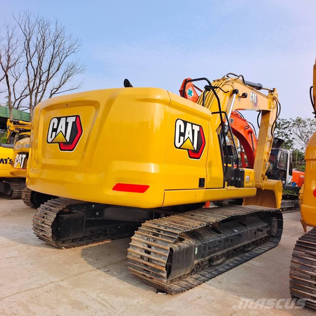 CAT 323 Lánctalpas kotrók
