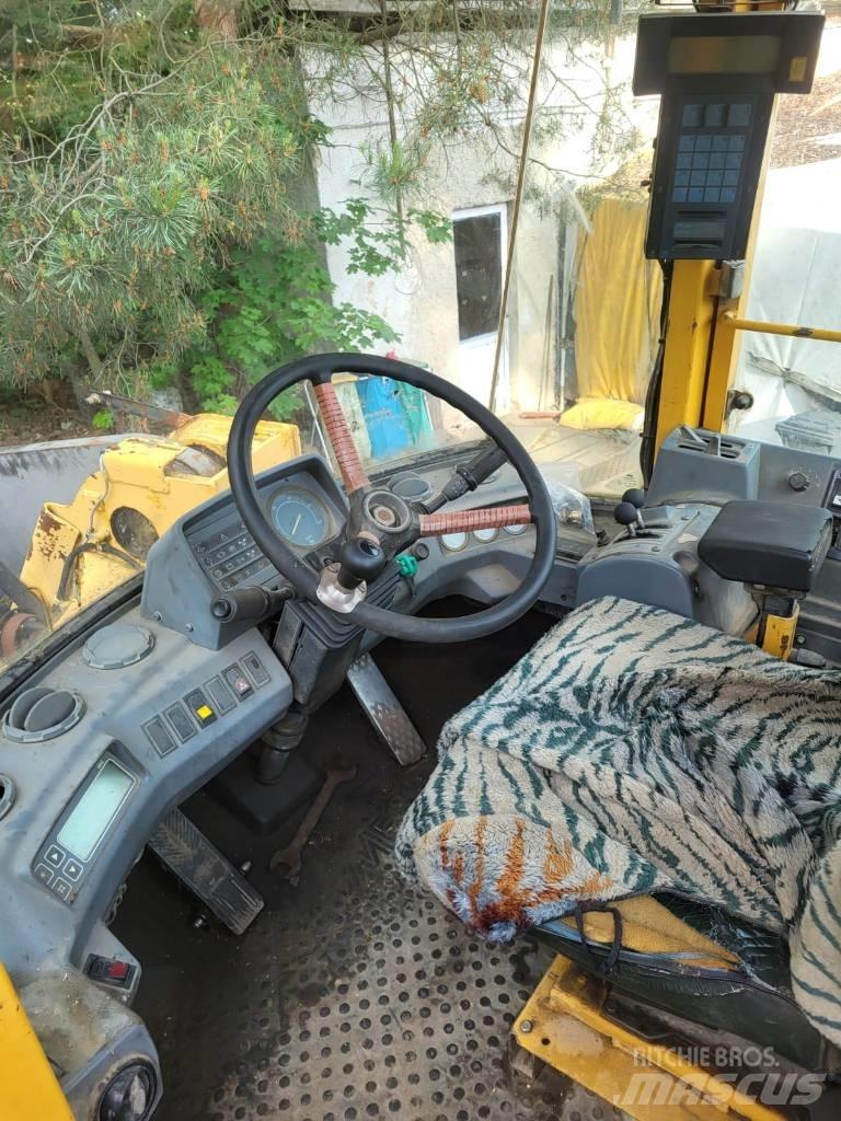 Volvo BM L 150 Gumikerekes homlokrakodók