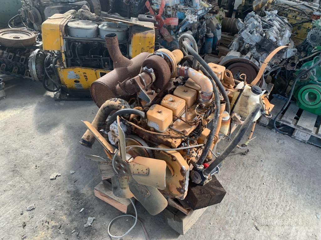 CASE 6T-590 Motorok