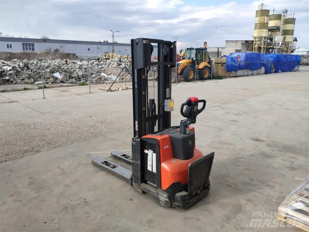 BT SWE120 Gyalogkíséretű targonca