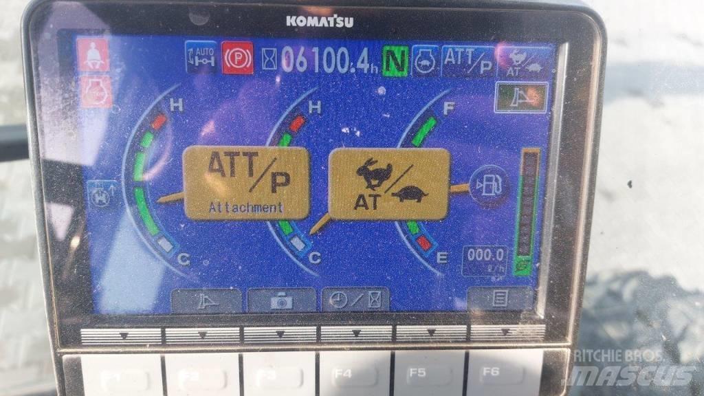 Komatsu PW 148-10 Gumikerekes kotrók