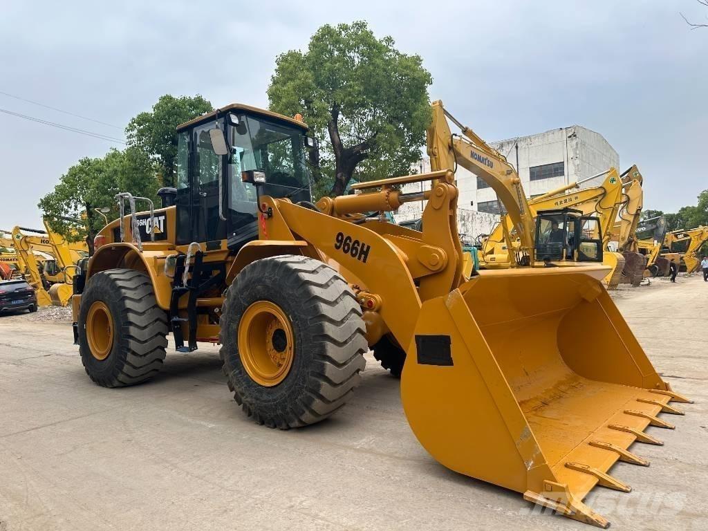 CAT 966 H Gumikerekes homlokrakodók