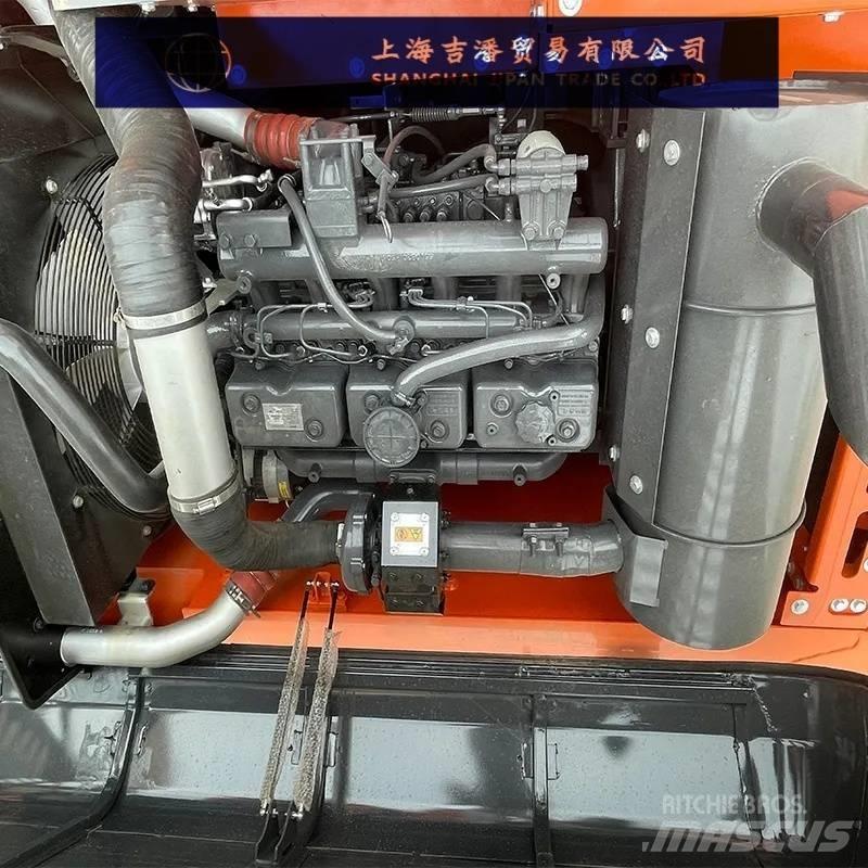Doosan DX 225 Lánctalpas kotrók
