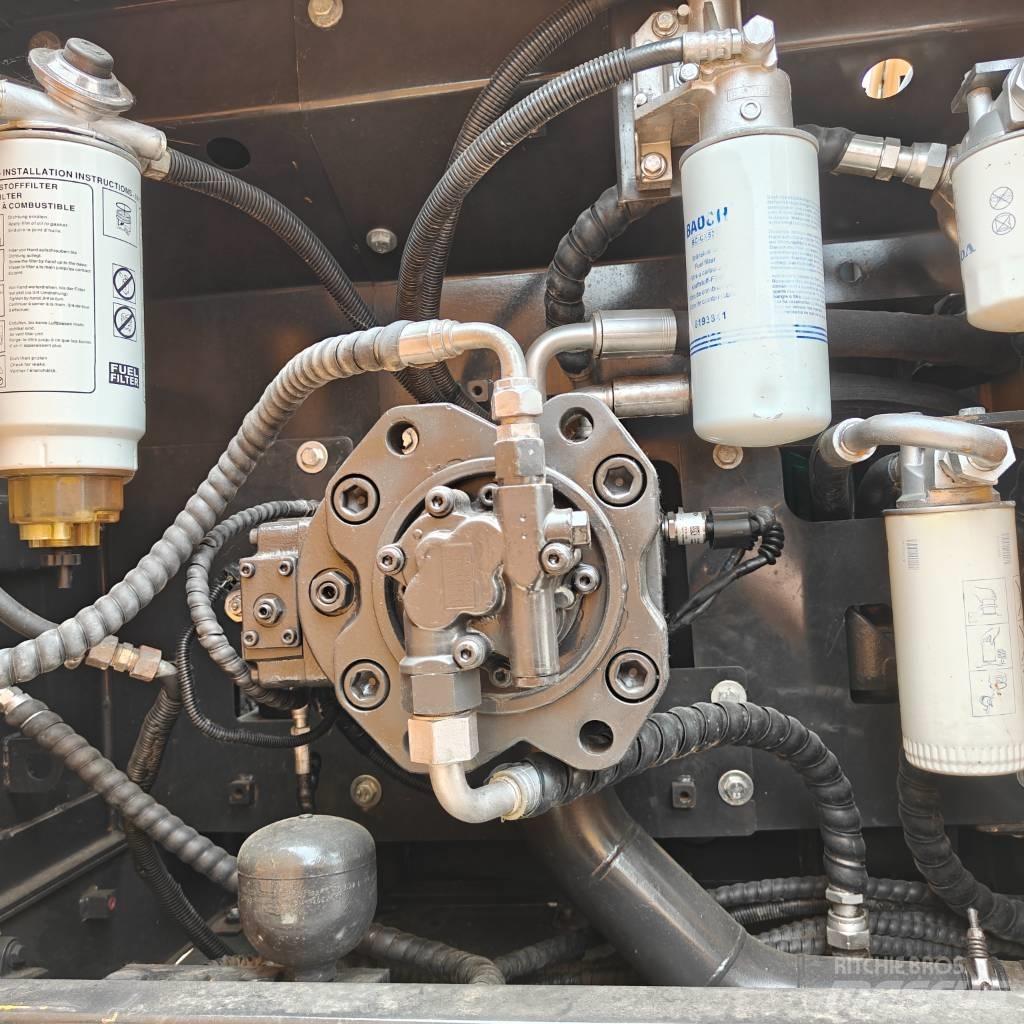 Volvo 220D Lánctalpas kotrók