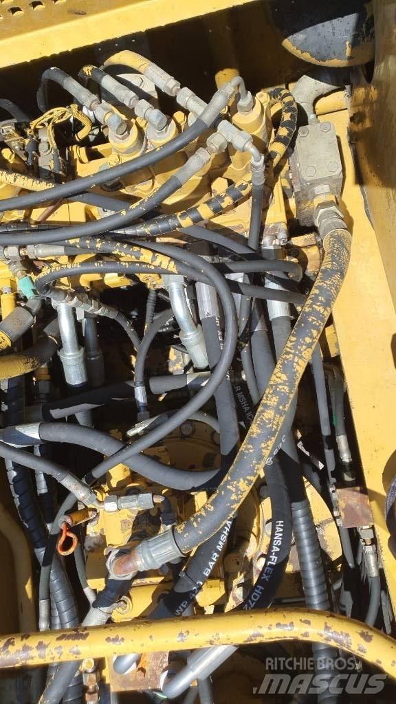 CAT 325 LN Lánctalpas kotrók