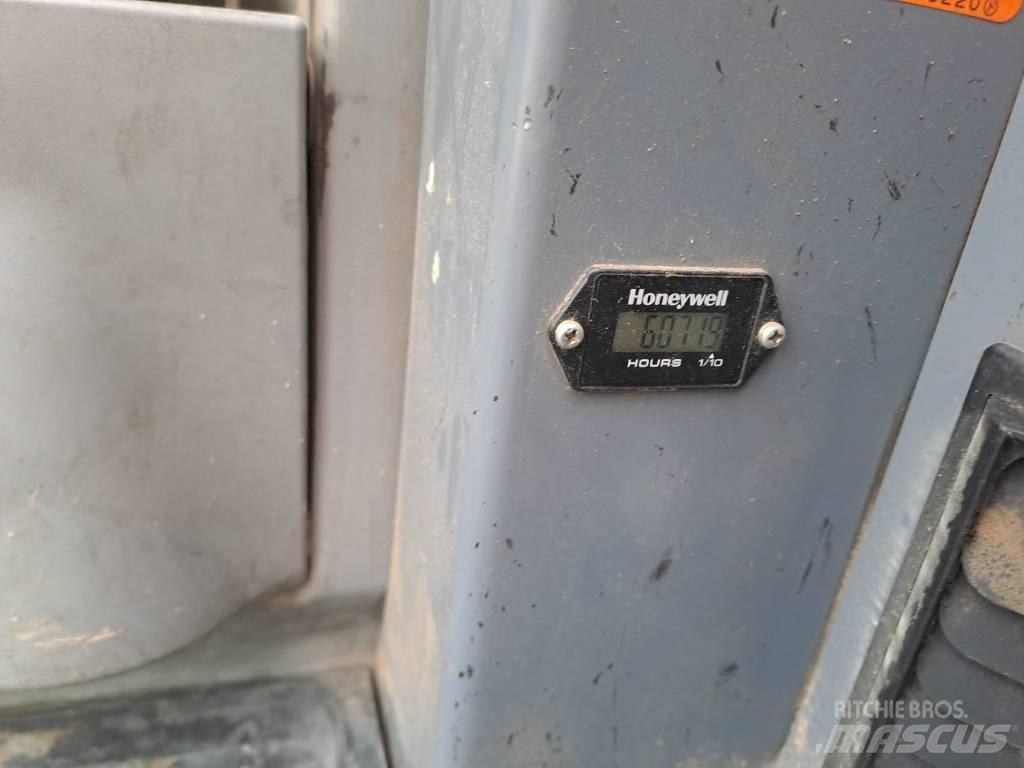Takeuchi TB 250 Mini kotrók < 7t