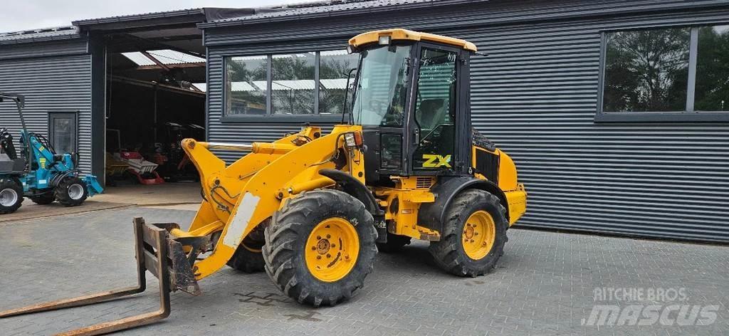 JCB ZX 409 Gumikerekes homlokrakodók