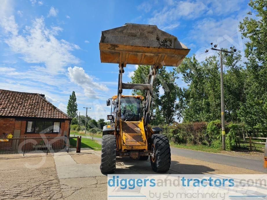 JCB 426 Gumikerekes homlokrakodók