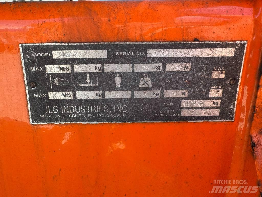 JLG 340AJ Karos emelők