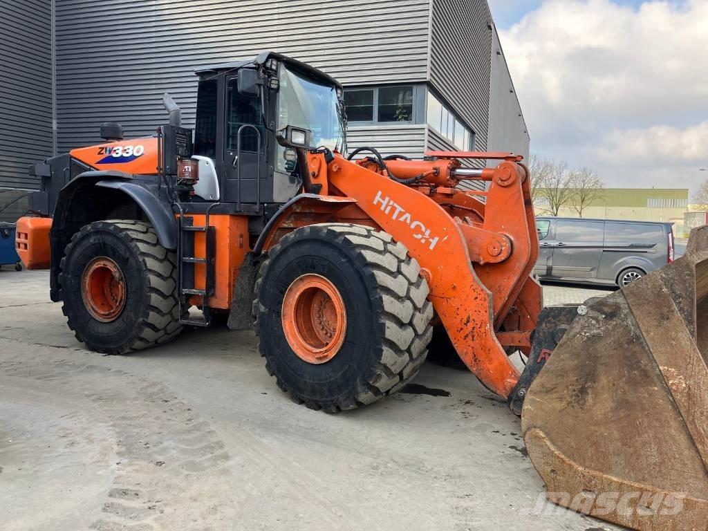 Hitachi ZW330-6 Gumikerekes homlokrakodók