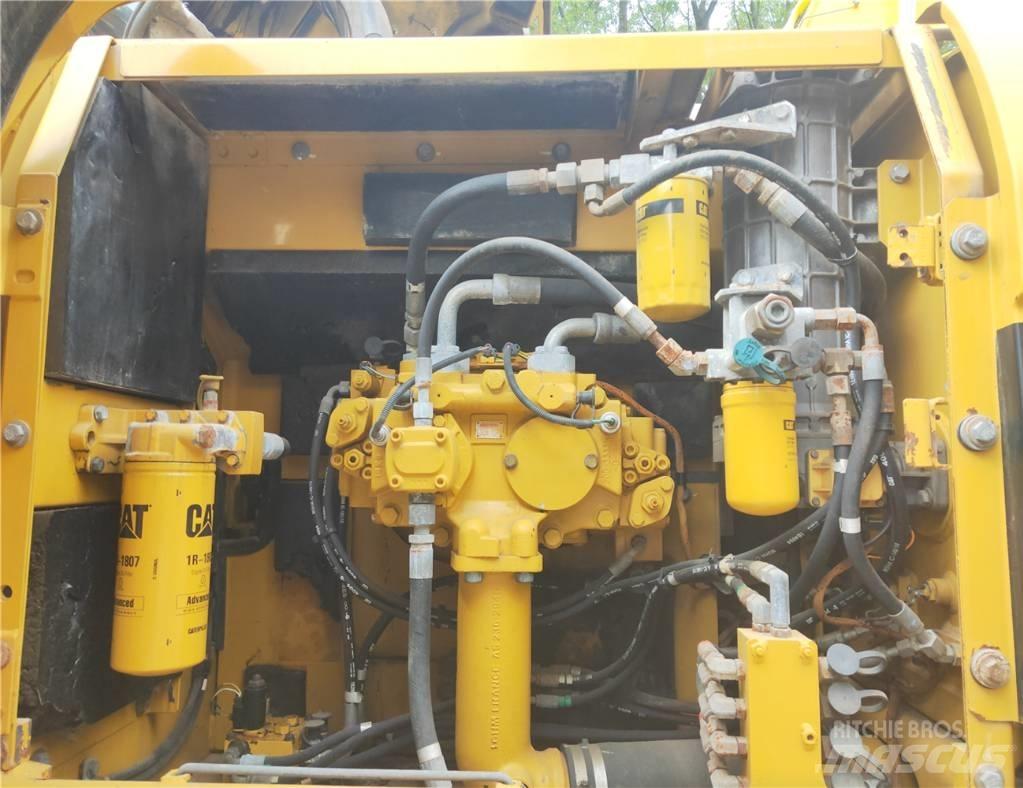 CAT 329 D Lánctalpas kotrók