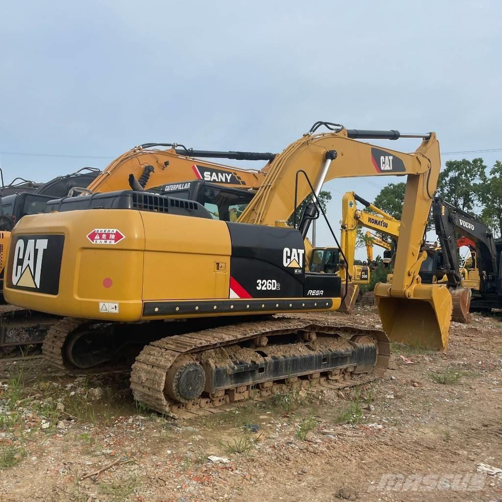 CAT 326D2 Lánctalpas kotrók