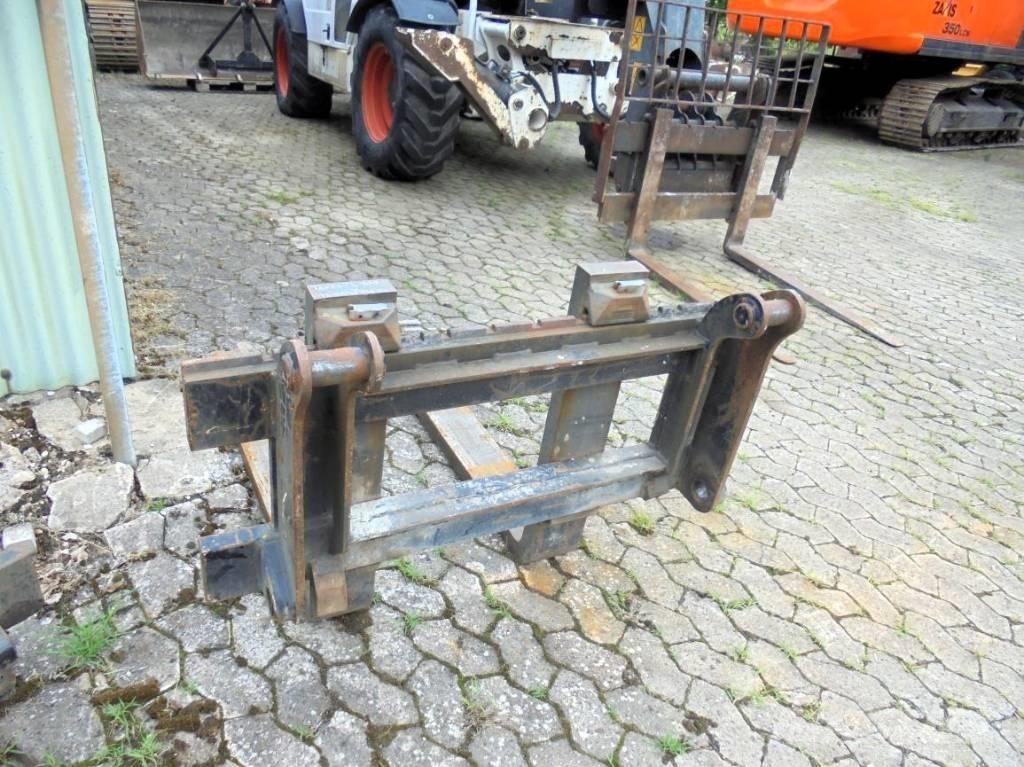 Terex TL 100 Gumikerekes homlokrakodók