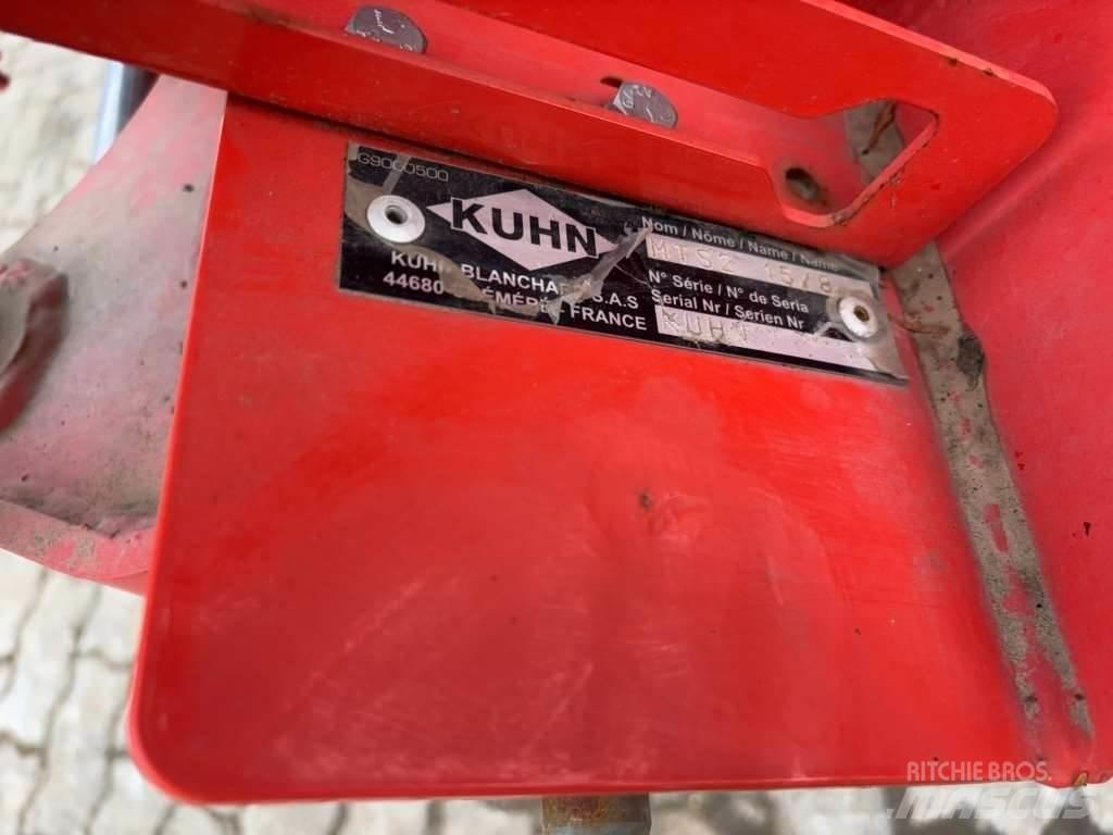 Kuhn Deltis 1302 Vontatott trágyaszórók