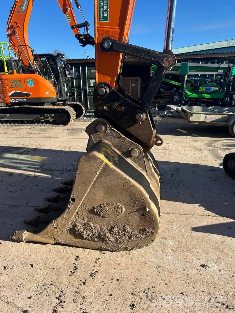 Develon DX 255 LC-7 Lánctalpas kotrók