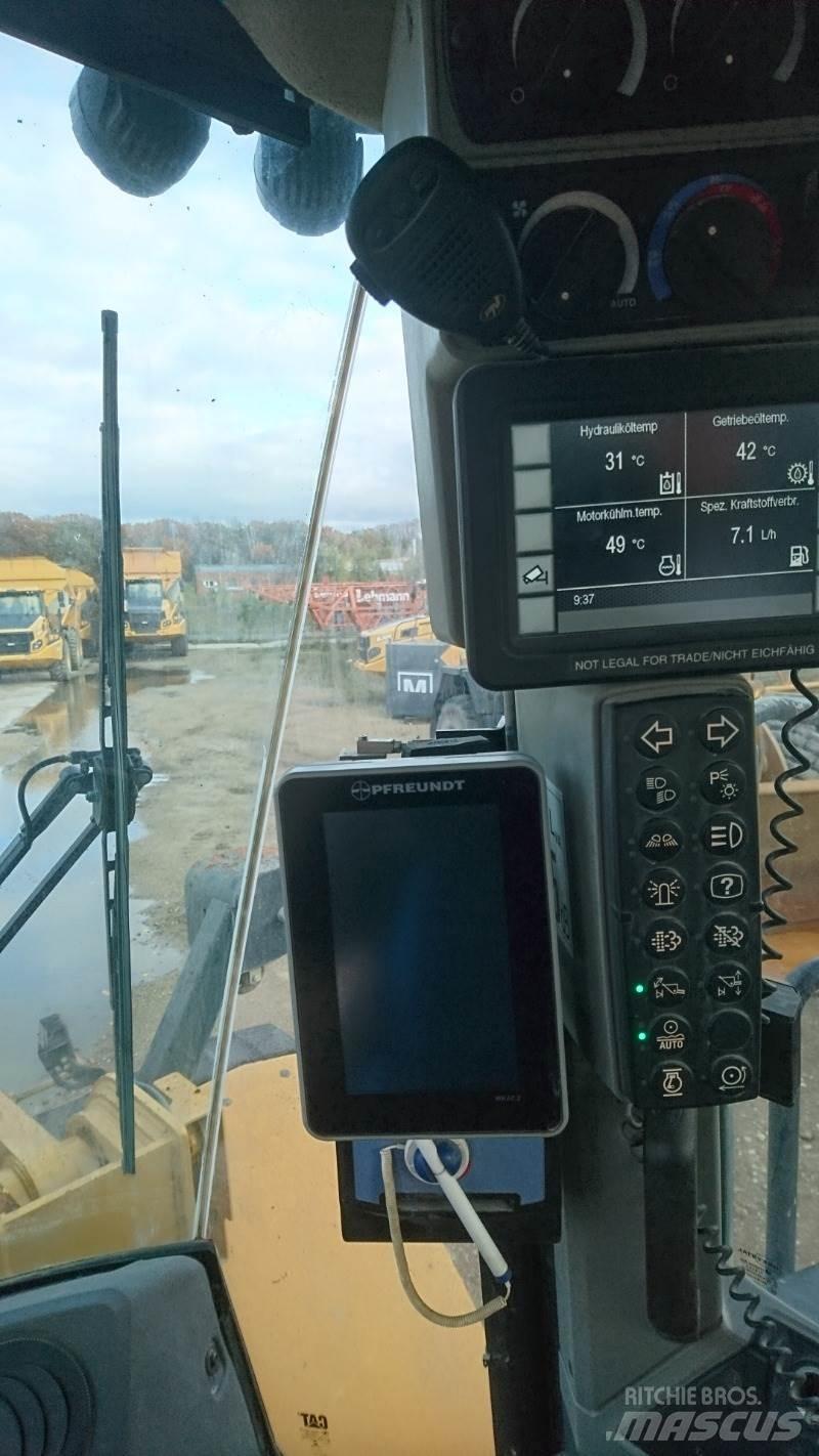 CAT 972MXE Gumikerekes homlokrakodók