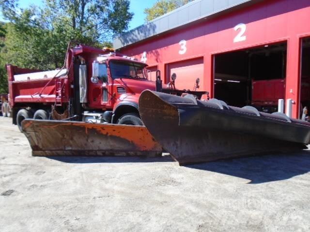 Mack CV 713 Hóeltakarítók