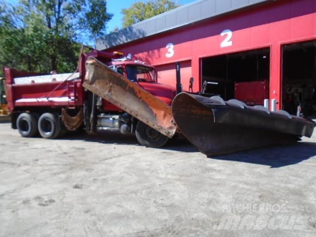 Mack CV 713 Hóeltakarítók