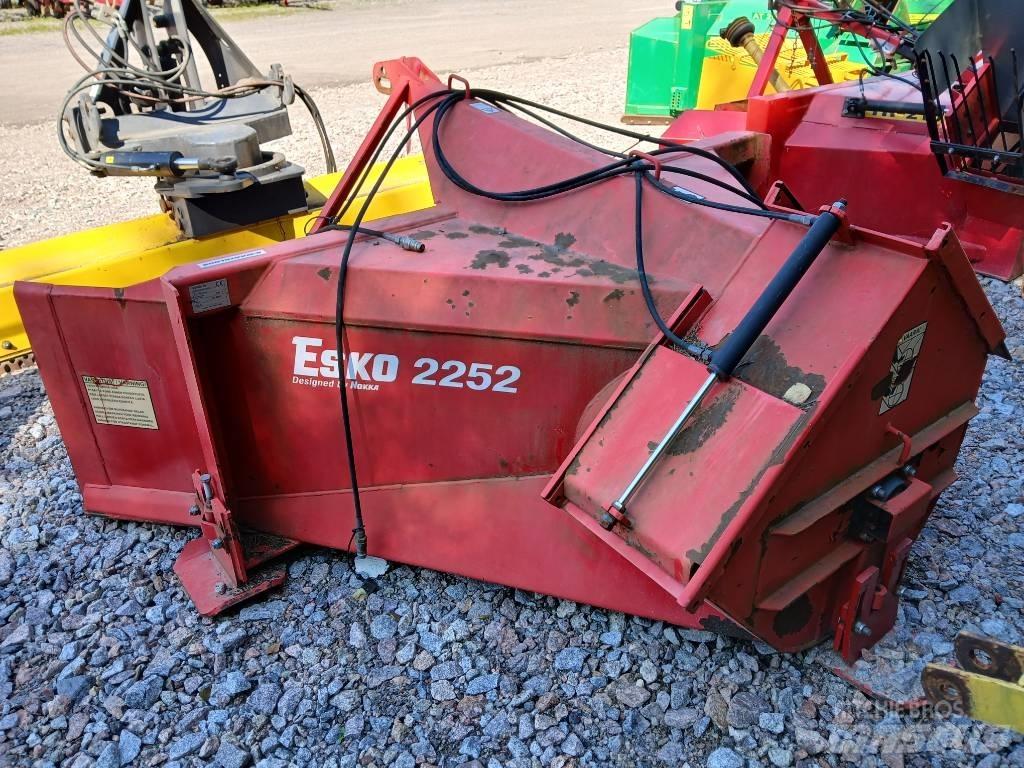 Esko 2252 Hómarók
