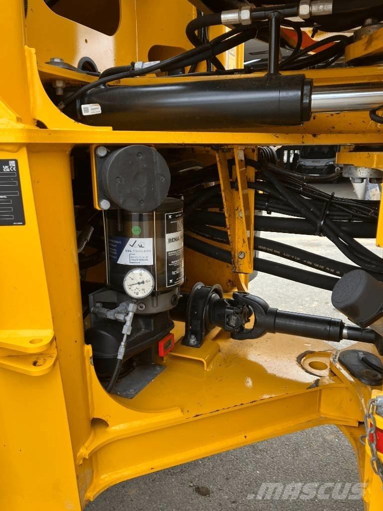JCB 435S Traktorok