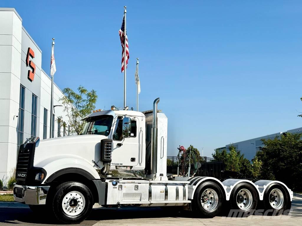 Mack Titan TD 713 Nyergesvontatók