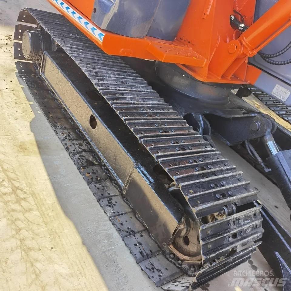 Hitachi ZX70 Lánctalpas kotrók